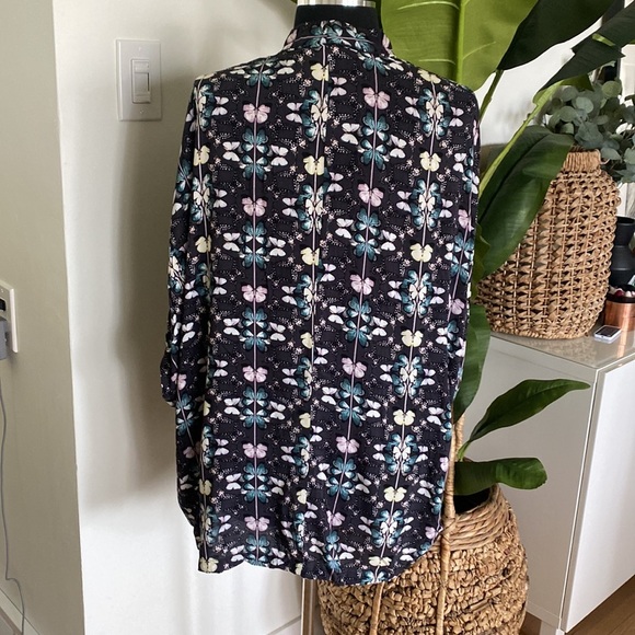 Victoria’s Secret Butterfly beach kimono - Picture 3 of 7